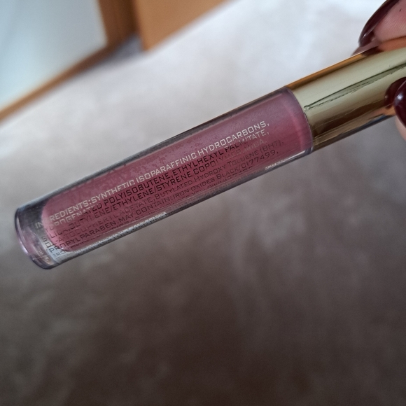Ultra Creme Liquid Lipstick in shade: Muse - Picture 6 of 6